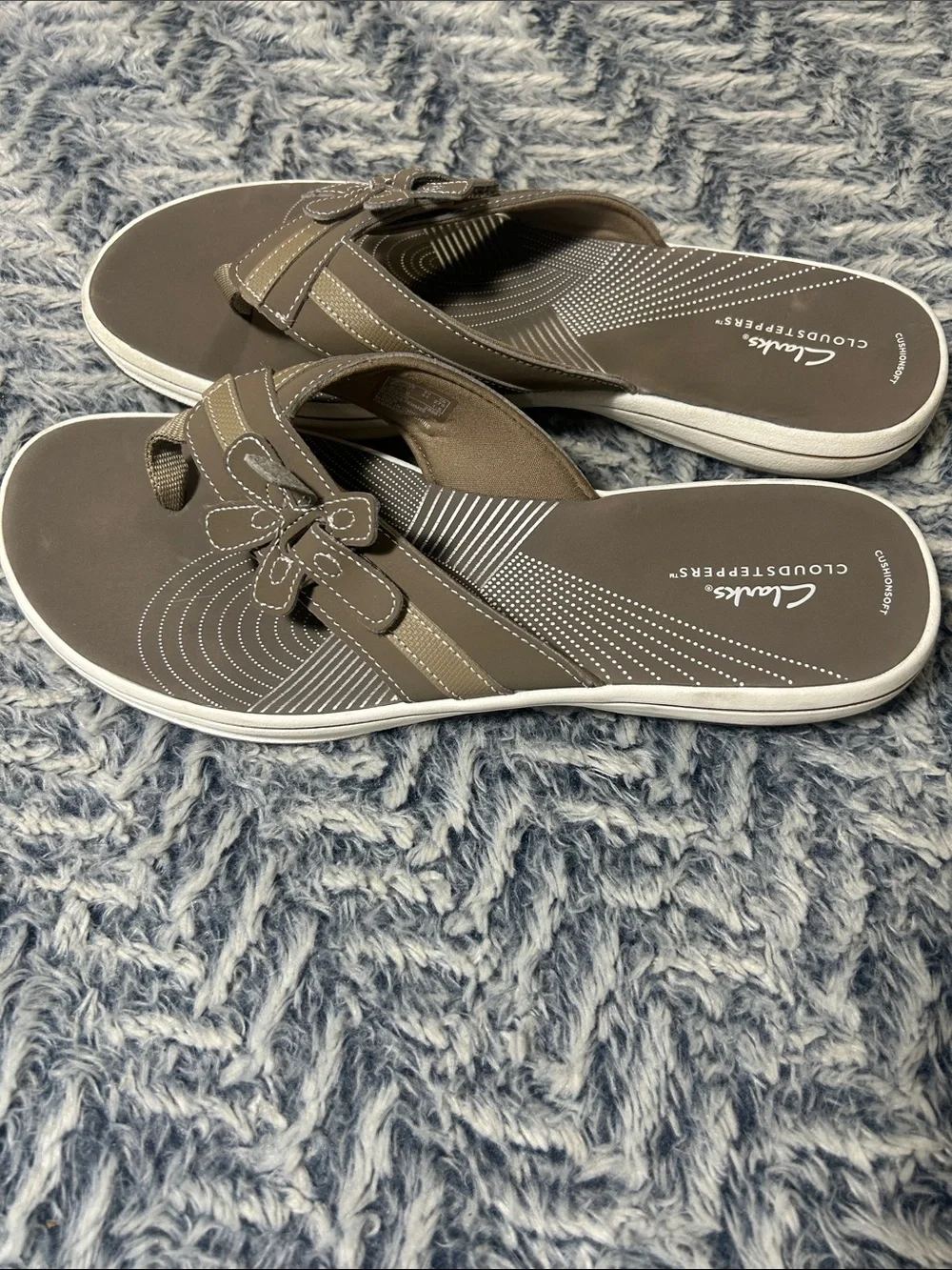 Clarks Women's Cloudsteppers Brinkley Flora Taupe Slip-On Thong Sandals
